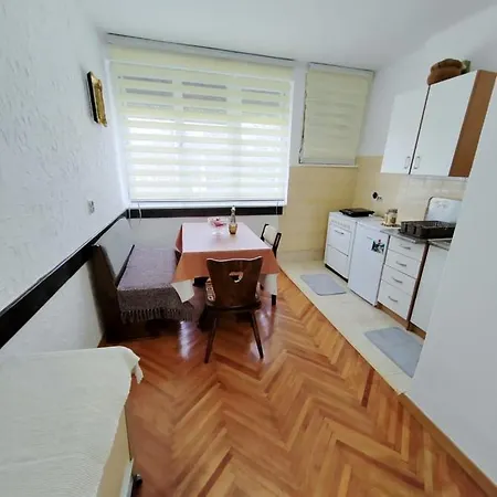Mali Raj Ii Apartment